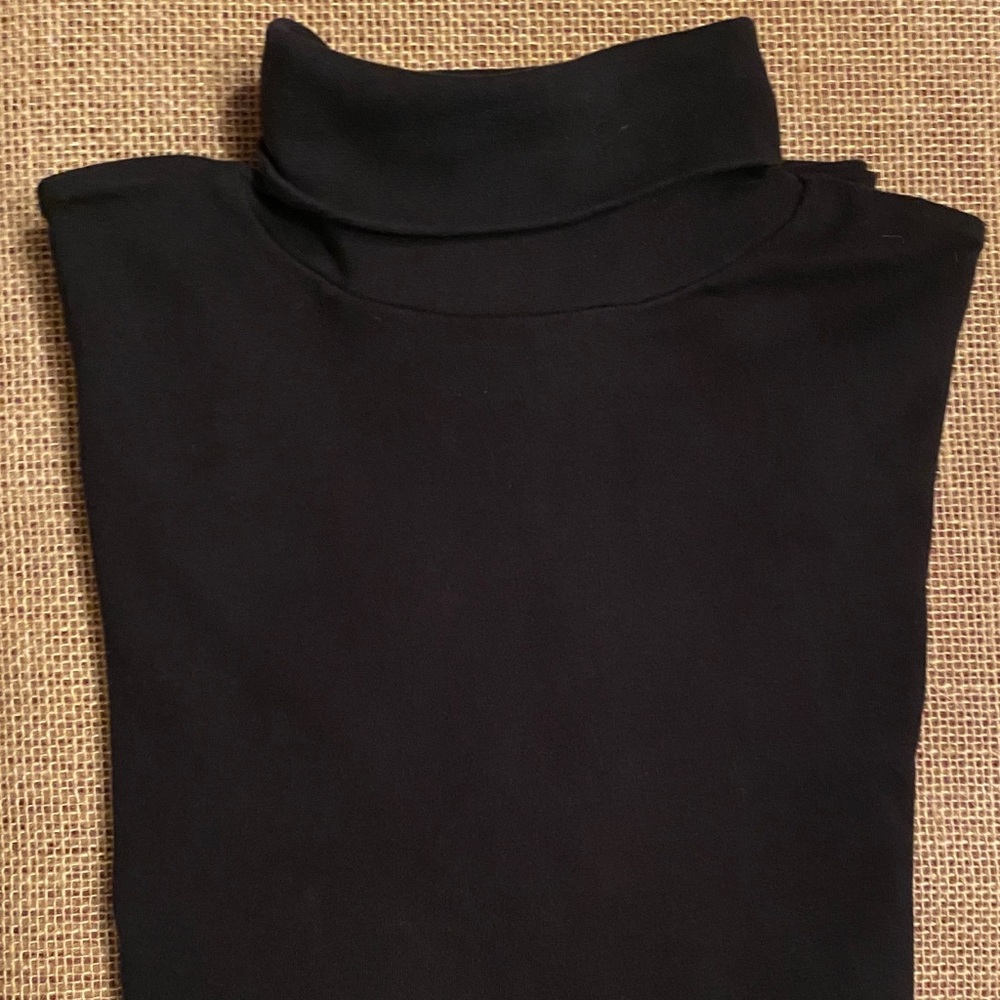 Women’s Basic Turtleneck Black